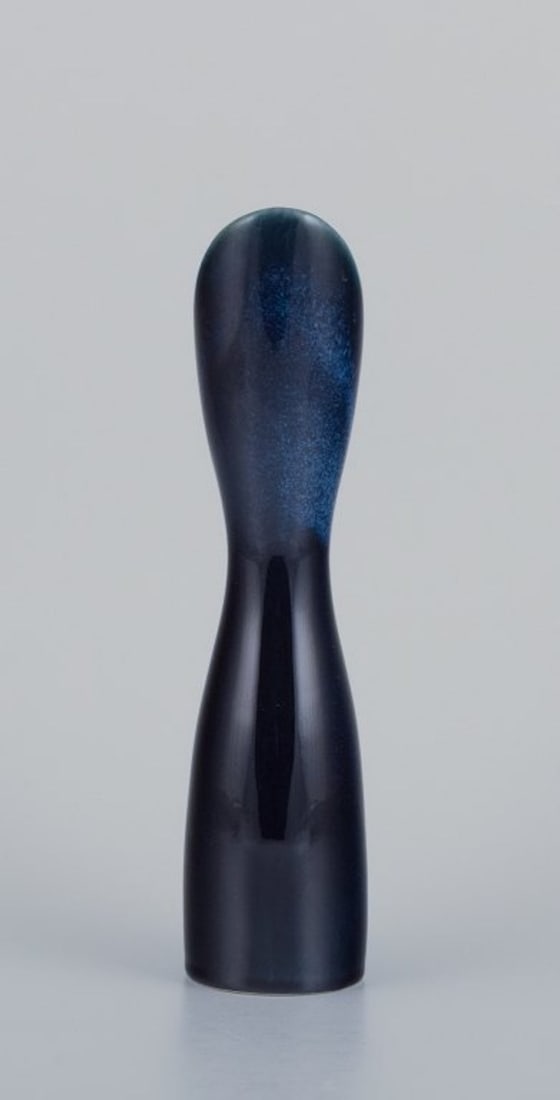 Stig Lindberg for Gustavsberg, Sweden. Modernist ceramic vase, glaze in blue shades. 1960s. - 5