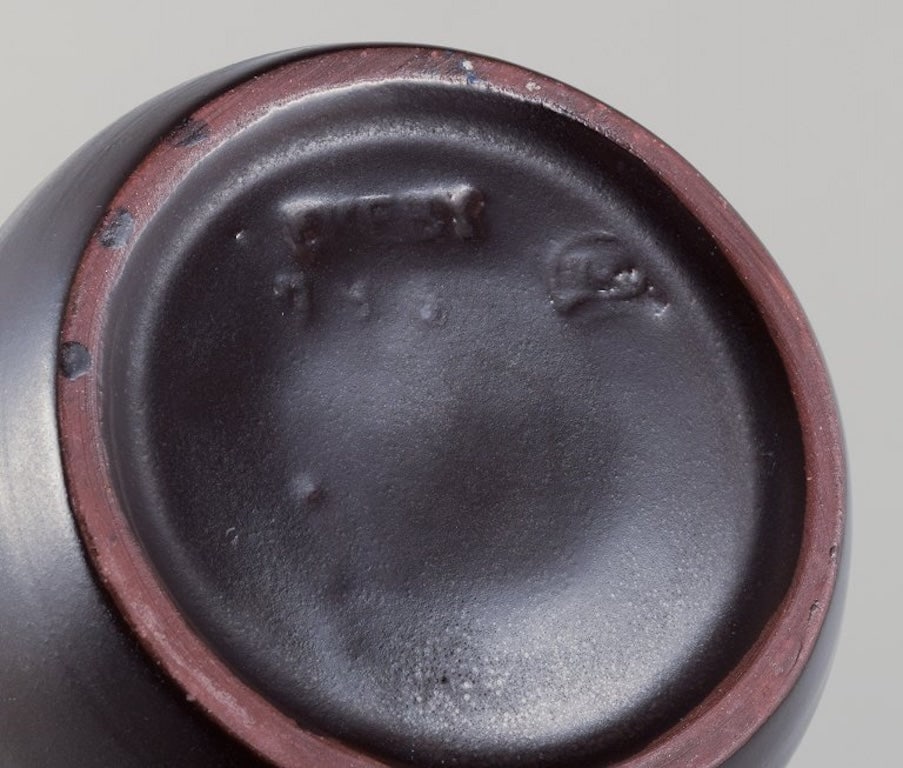 Mari Simmulson for Upsala-Ekeby, Sweden. Ceramic vase with dark brown glaze. Mid-20th century. - 7