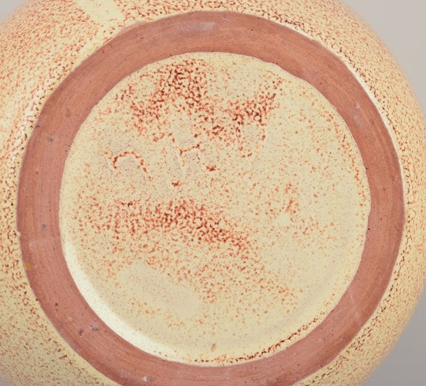 European Studio Ceramist. Unique ceramic vase, round shape. Approximately 1980s. - 6