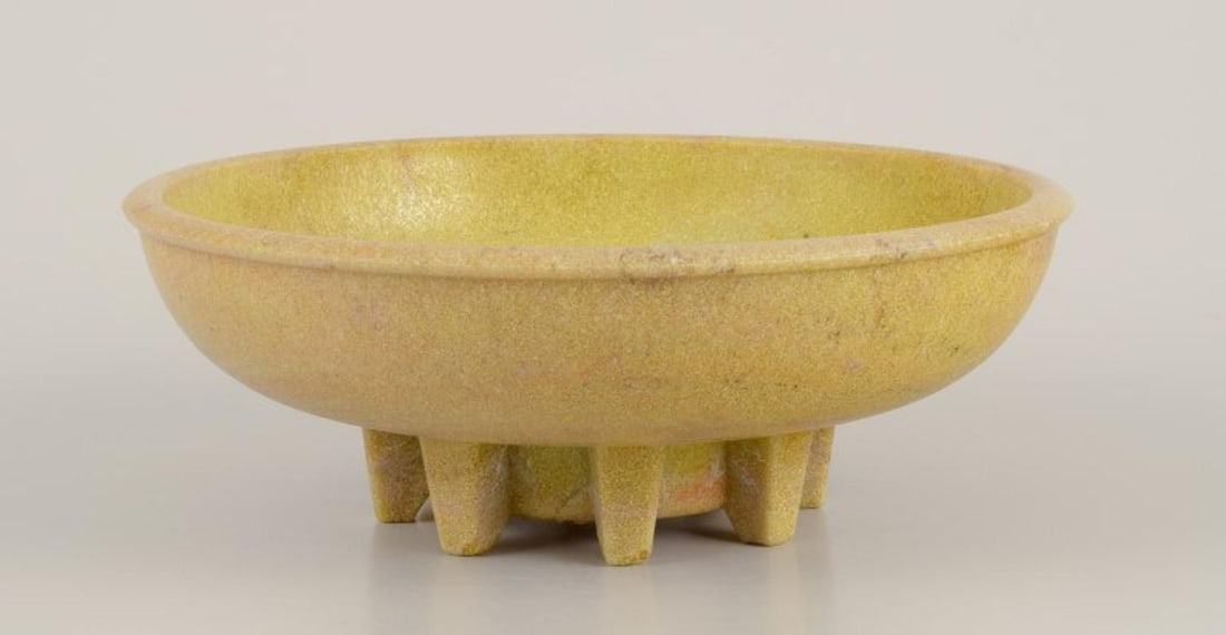 A. D. Copier, Dutch ceramicist. Ceramic flower pot. Industrial design. 1930s/40s (1 of 8)