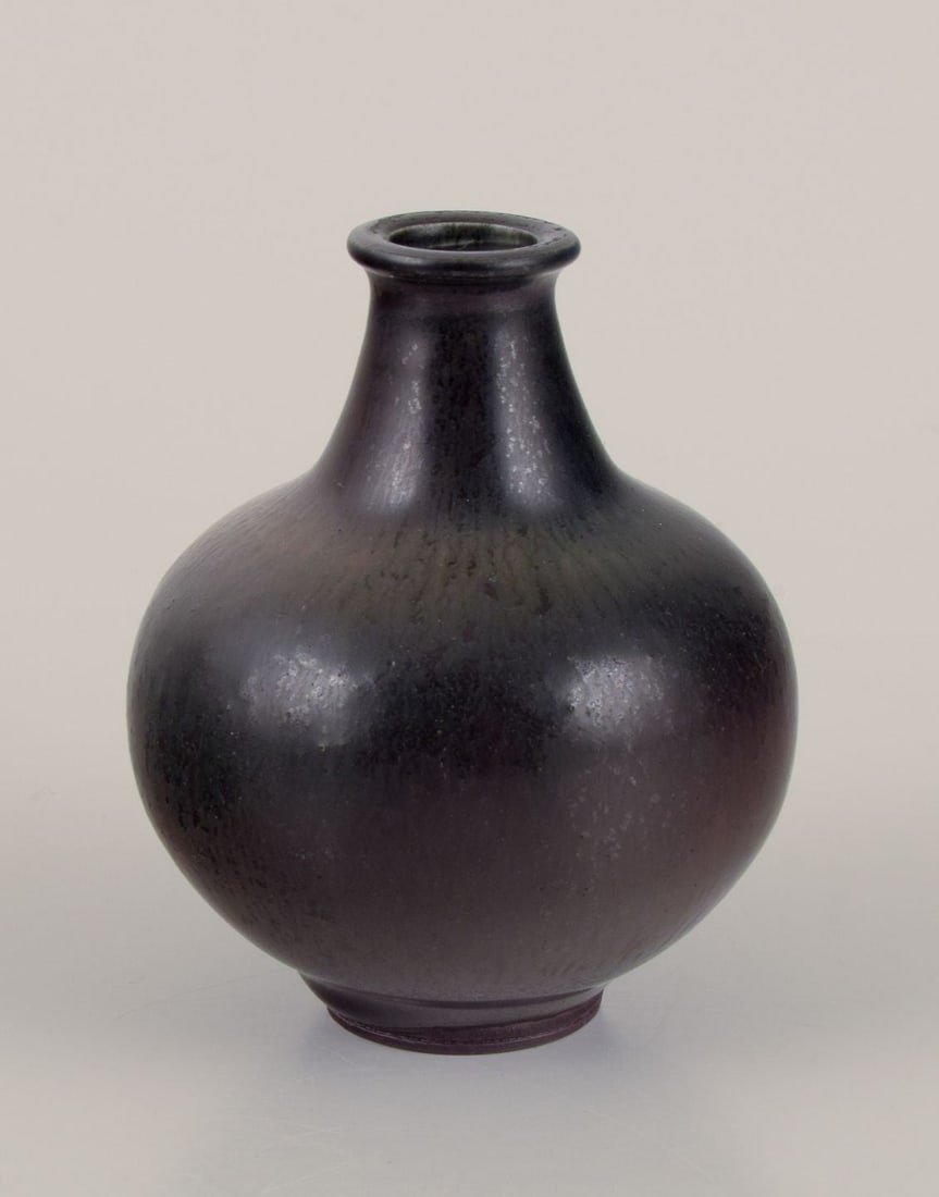 Berndt Friberg for Gustavsberg Studio. Early miniature ceramic vase. 1940s - 2