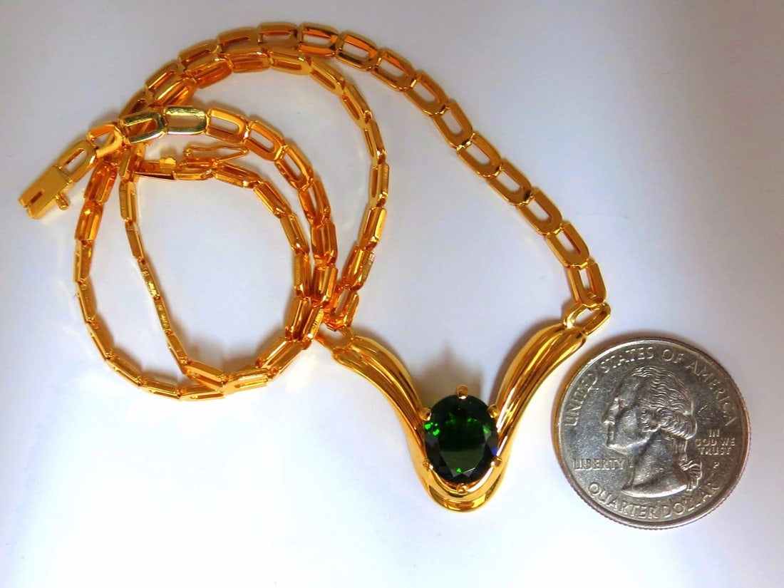 3.70ct Natural Green Chrome Diopside Necklace 14kt "V" form gown** - 6