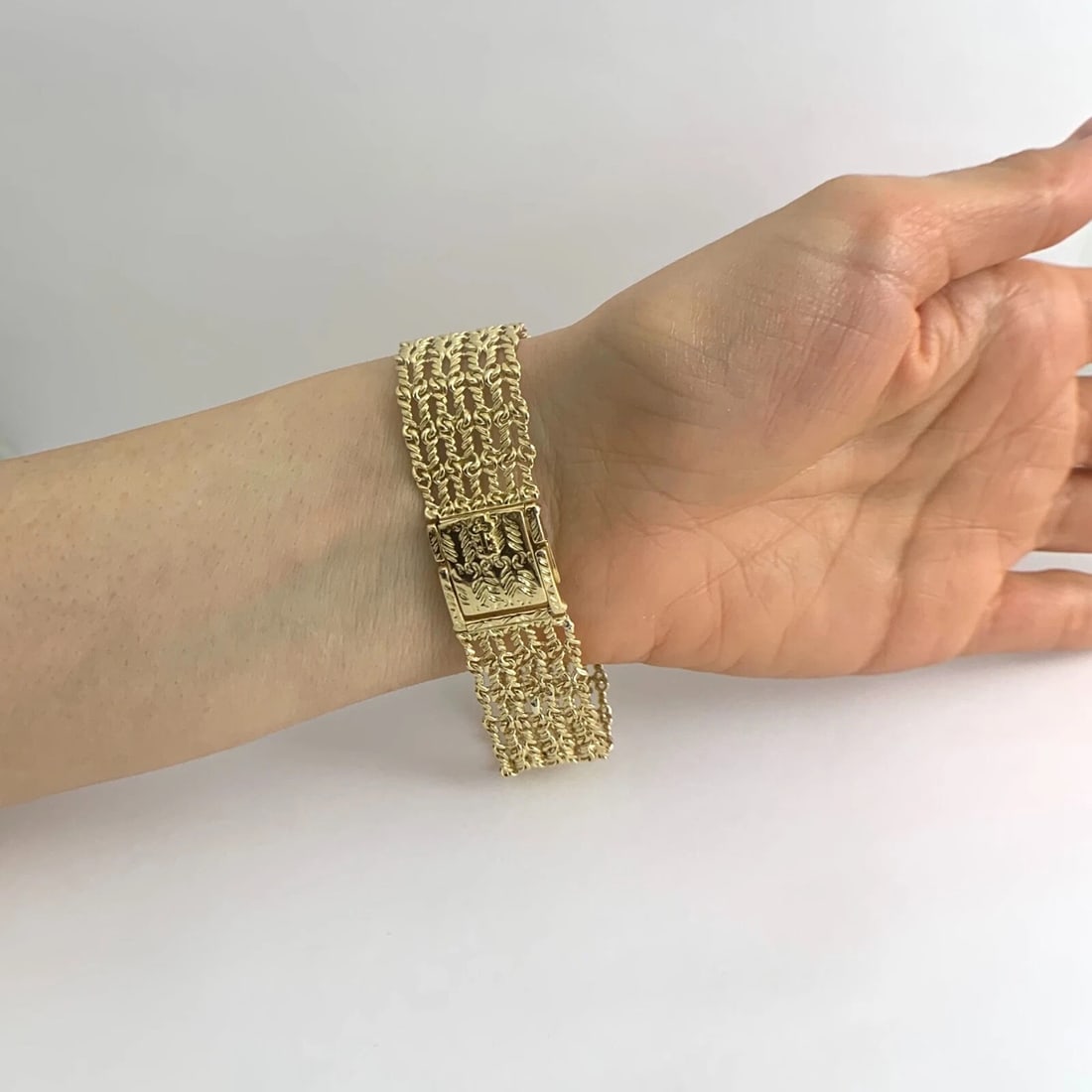 Vintage Corum Diamond Bezel Watch 18K Yellow Gold, 24 mm, .32 CTW, 46.90 Gr - 5