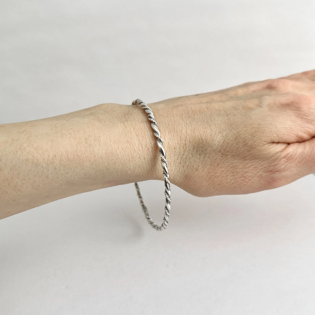 Vintage Twisted Bangle Bracelet Sterling Silver, 8.25 Inches, 9.20 Grams - 5