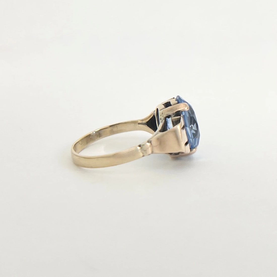 Vintage 1940's Oval Blue Spinel Gemstone Cocktail Ring 10K Yellow Gold, 3.61 Gr - 5