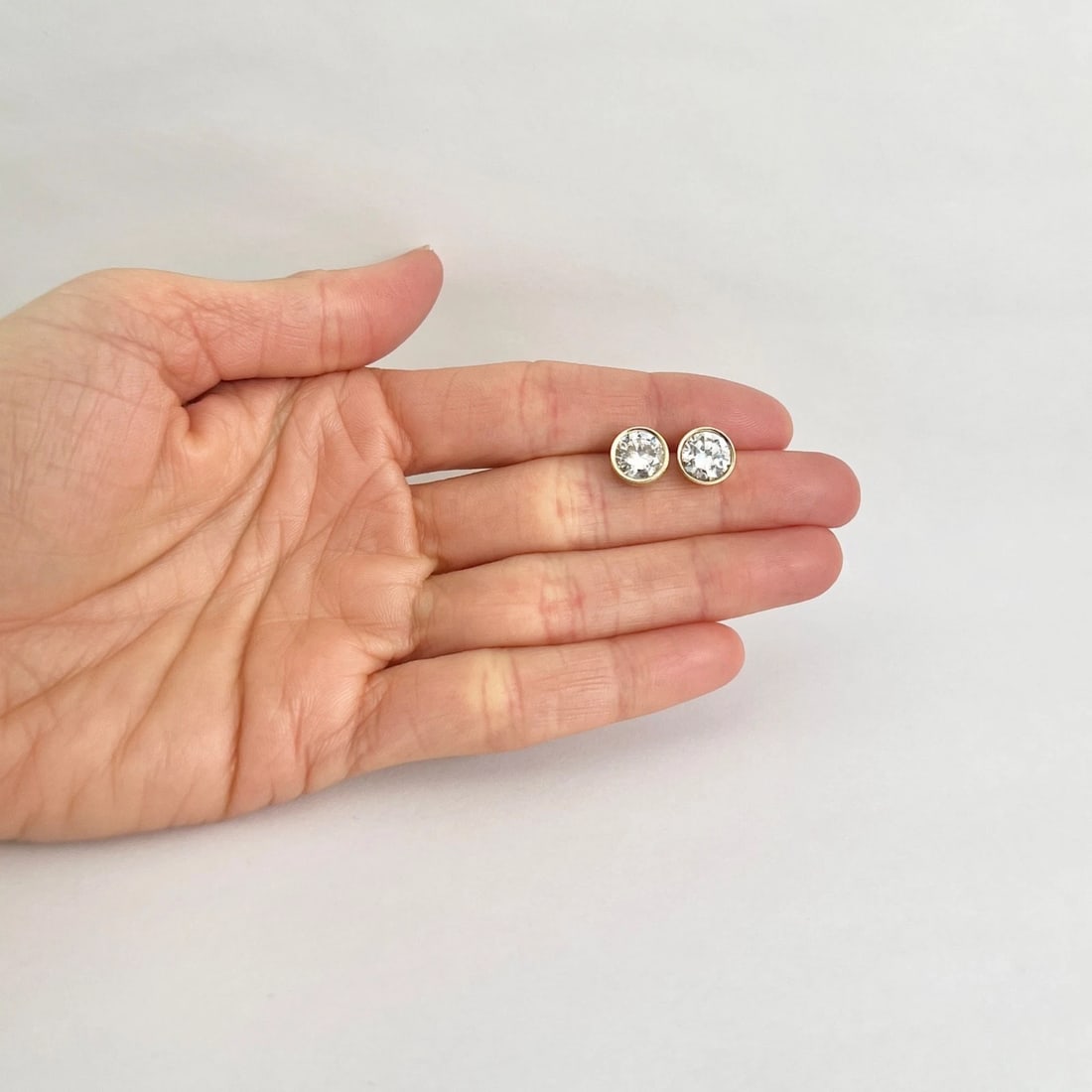 Vintage Round Bezel CZ Cubic Zirconia Stud Earrings 14K Yellow Gold, 2.32 Grams - 2