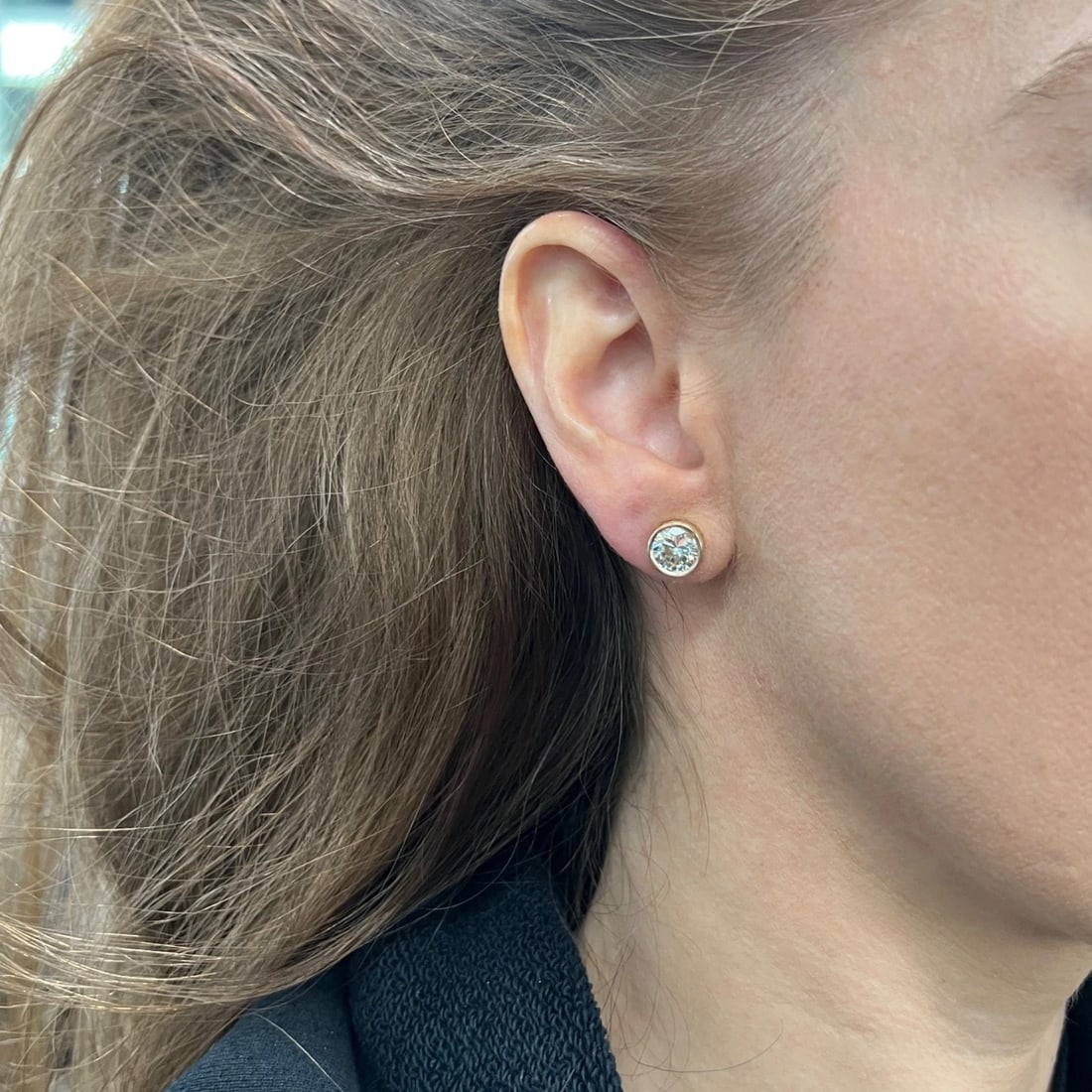 Vintage Round Bezel CZ Cubic Zirconia Stud Earrings 14K Yellow Gold, 2.32 Grams - 4