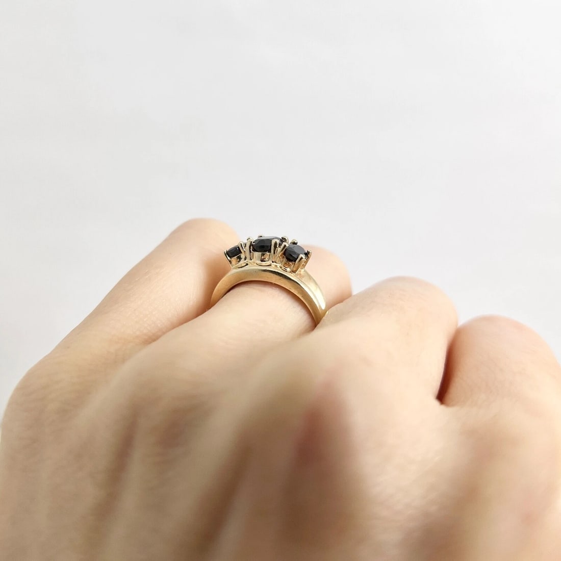 Vintage 3-Stone Oval Black Sapphire Statement Ring 10K Yellow Gold, 3.36 Gram - 5