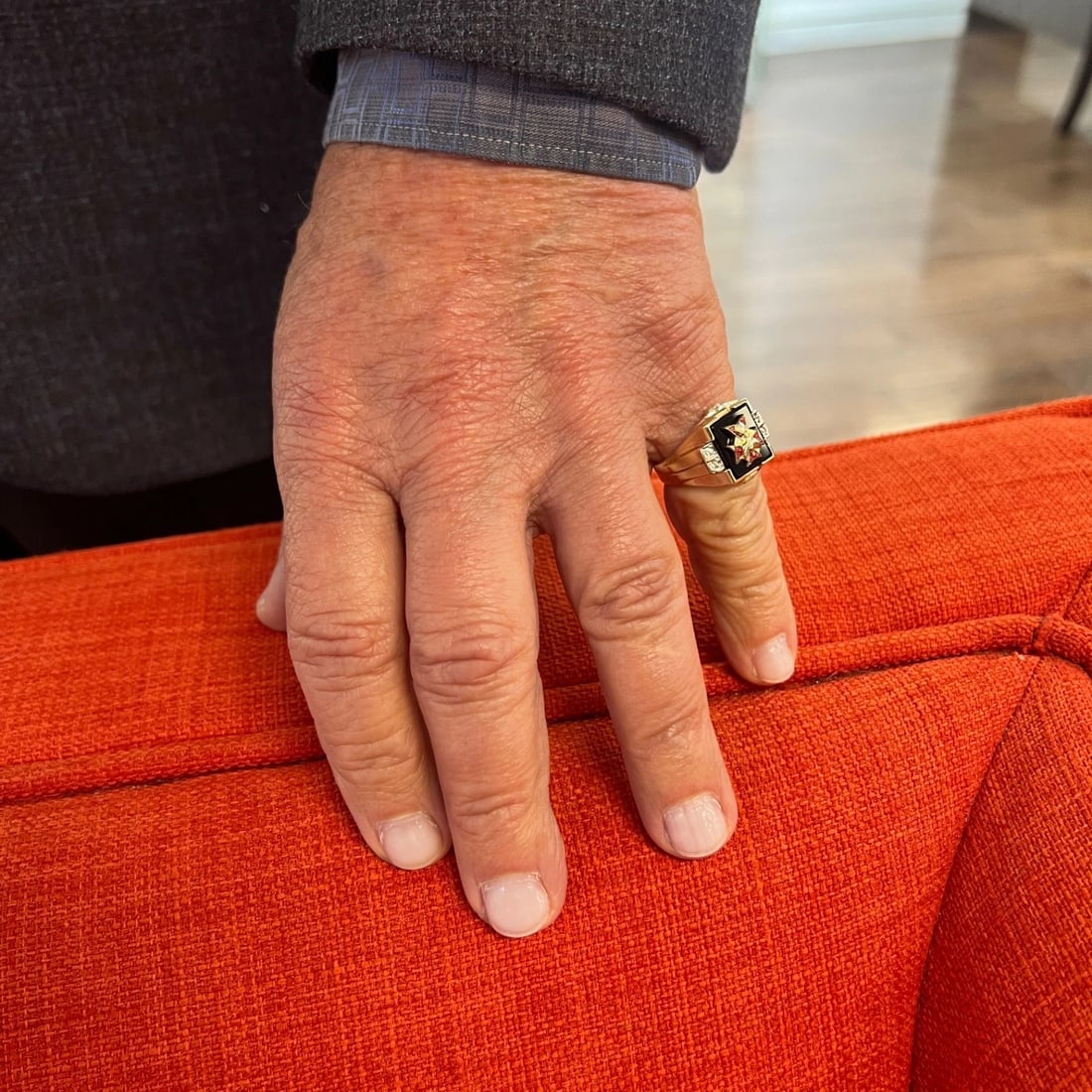 Vintage 1950's Knights of Columbus Black Onyx Ring 10K Yellow Gold, 10.13 Grams - 3