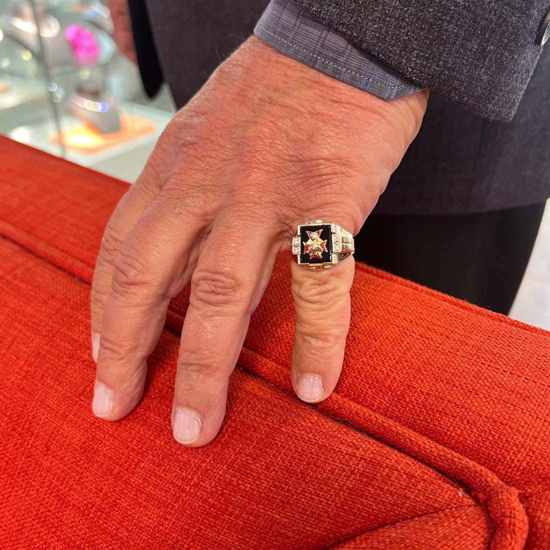 Vintage 1950's Knights of Columbus Black Onyx Ring 10K Yellow Gold, 10.13 Grams - 5