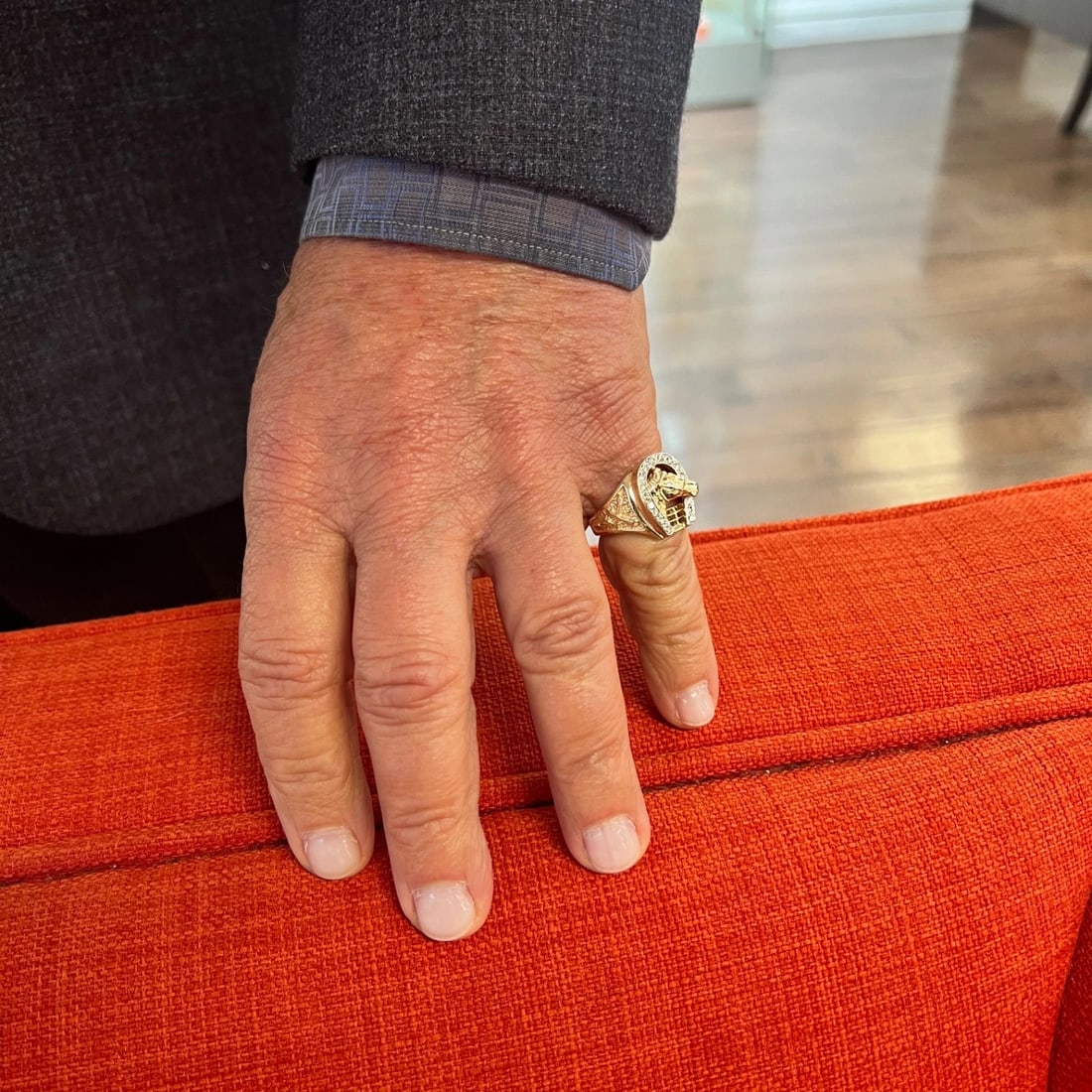 Vintage 1950's Men's Diamond Horse Horseshoe Ring 14K Yellow Gold, 11.10 Grams - 3