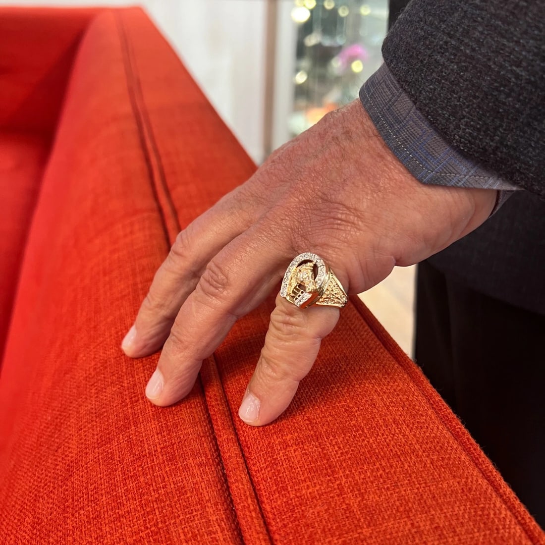 Vintage 1950's Men's Diamond Horse Horseshoe Ring 14K Yellow Gold, 11.10 Grams - 4