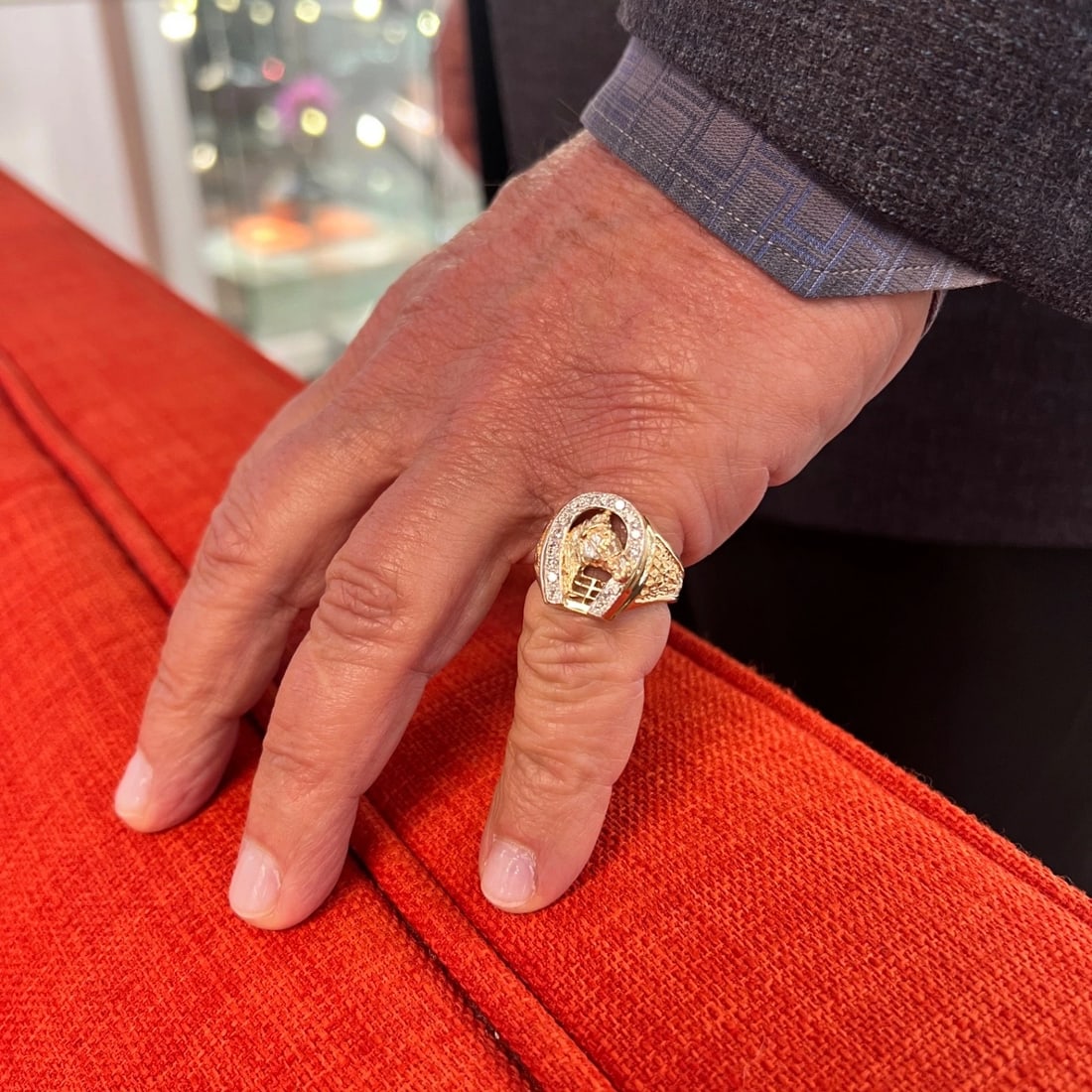 Vintage 1950's Men's Diamond Horse Horseshoe Ring 14K Yellow Gold, 11.10 Grams - 5