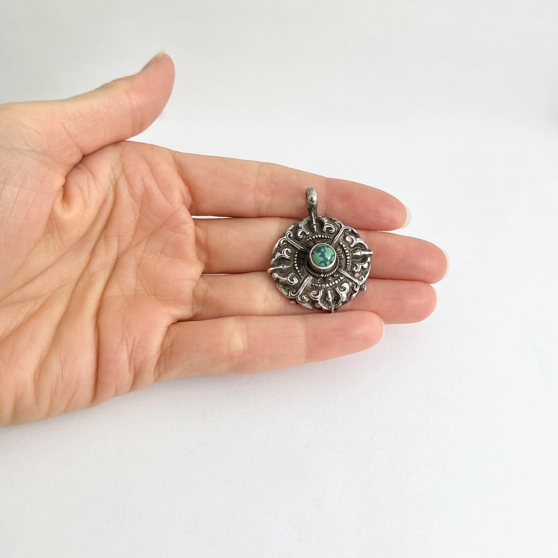 Vintage Artisan Turquoise Necklace Pendant Sterling Silver, 5.35 Grams - 3