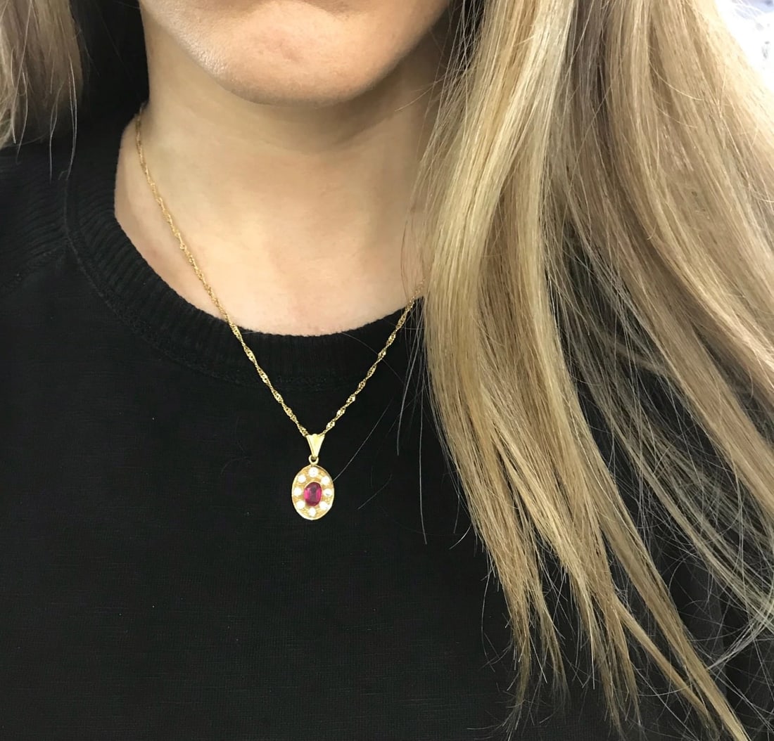 Vintage Oval Simulated Ruby CZ Halo Pendant Necklace 18K Yellow Gold, 5.47 Grams - 4