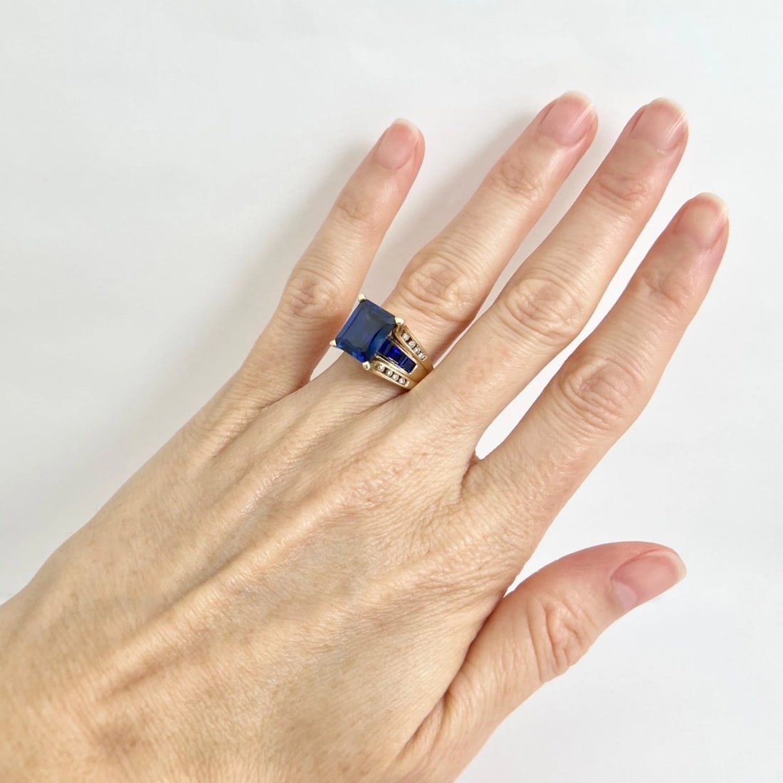 Vintage Blue Gemstone Diamond Cocktail Statement Ring 10K Yellow Gold, 6.24 Gr - 3