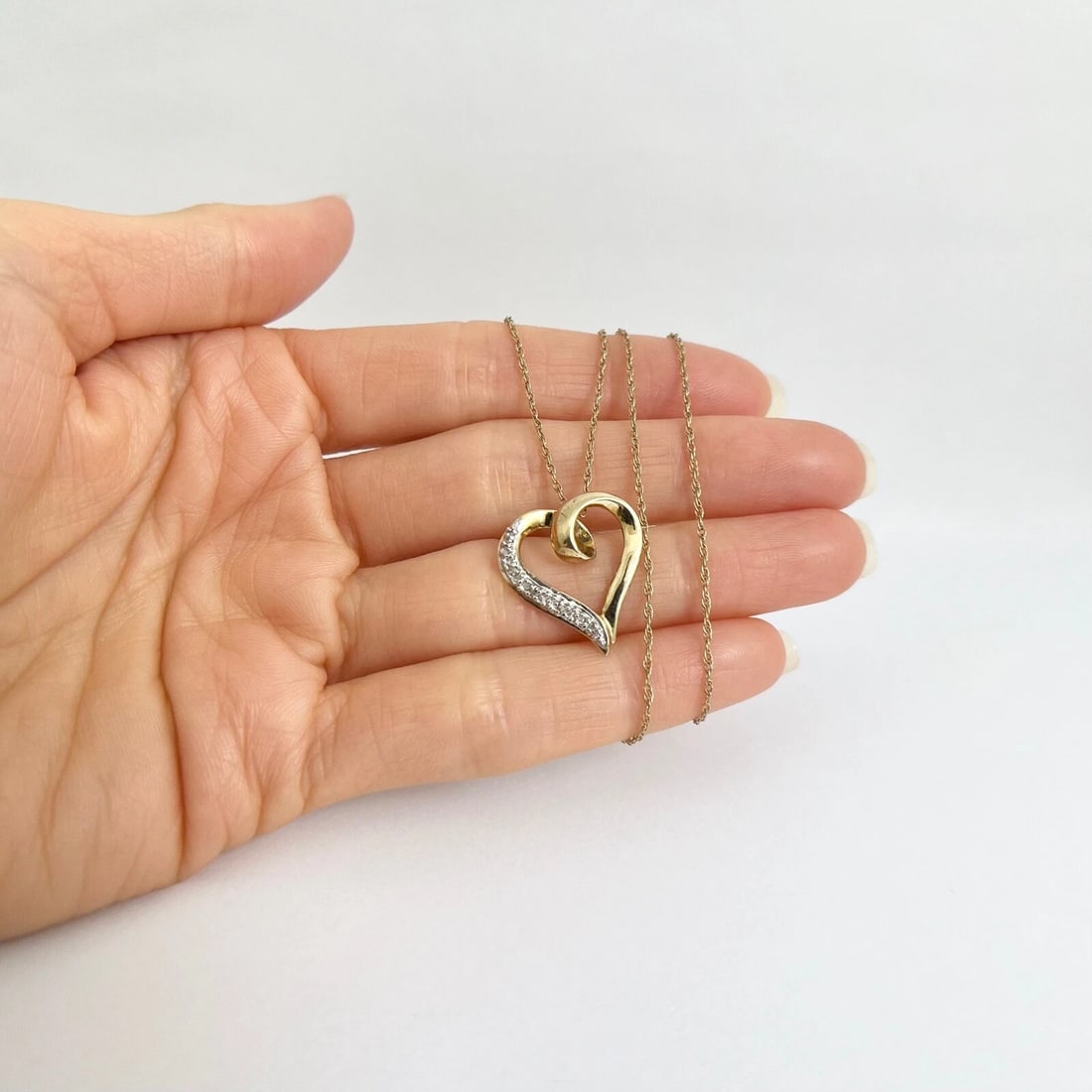 Vintage Half Diamond Heart Pendant Necklace 10K and 14K Yellow Gold, 1.99 Grams - 2