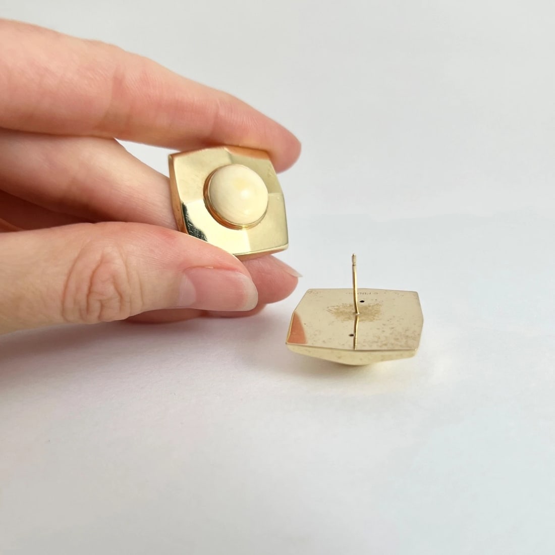 Vintage 1950's Bakelite Square Drop Stud Earrings 14K Yellow Gold, 6.93 Grams - 2