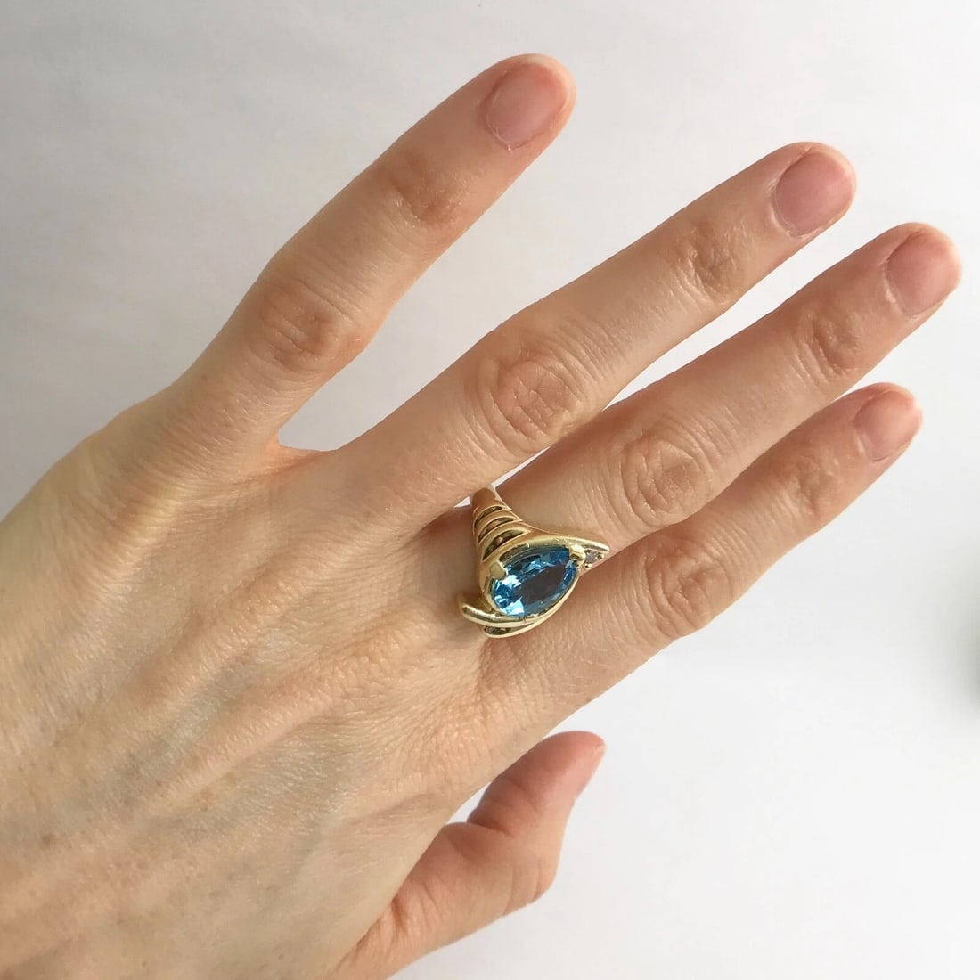 Vintage Pear Blue Topaz Diamond Cocktail Ring 14K Yellow Gold, 5.55 CTW, 6.42 Gr - 4