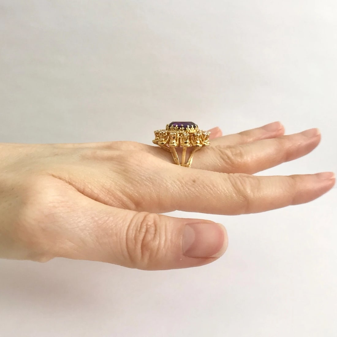 Vintage 1960's Oval Purple Gemstone CZ Cocktail Ring 18K Yellow Gold, 13.41 Gram - 5