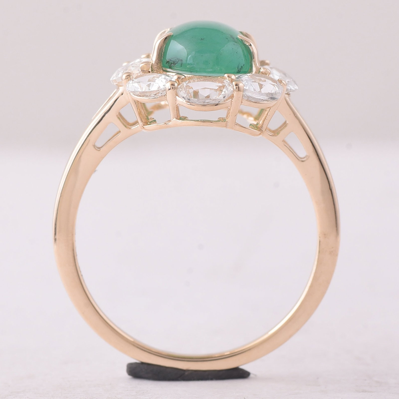 3.79 Ct Oval Emerald 9K Gold Ring - 4