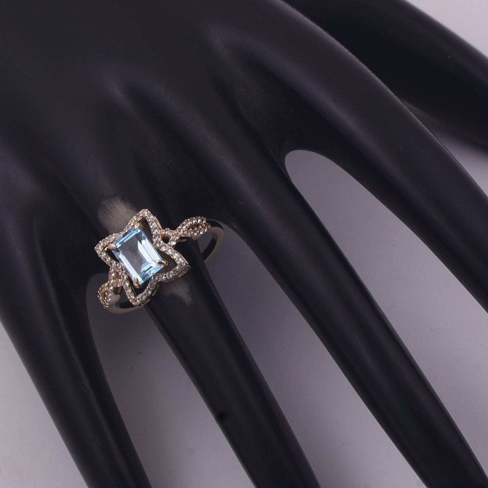 1.67 Ct Octagon Blue Topaz 9K Gold Ring - 2