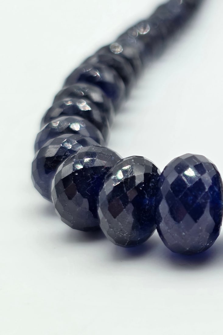 Faceted sapphire necklace, 6.5 to 15.5 mm, with 18kt (750) yellow gold clasp - 4