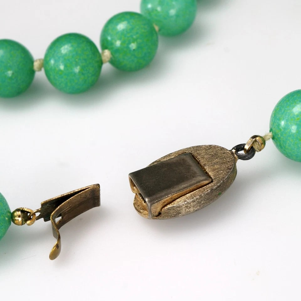 1960s 16?? Green Hardstone Bead Necklace - 6