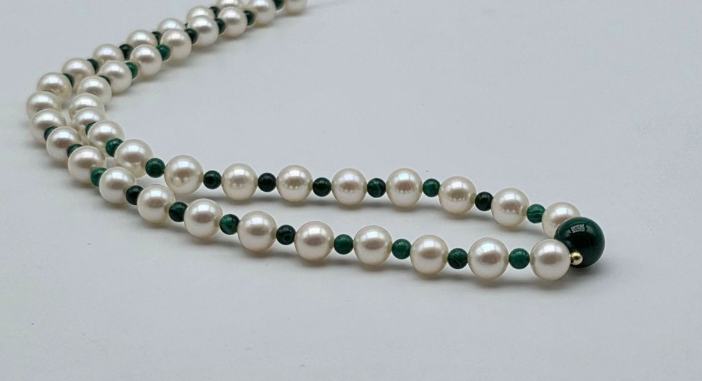 Akoya pearl necklace with malachite and 18kt (750) yellow gold clasp Central 7.8 mm malachite sphere - 2