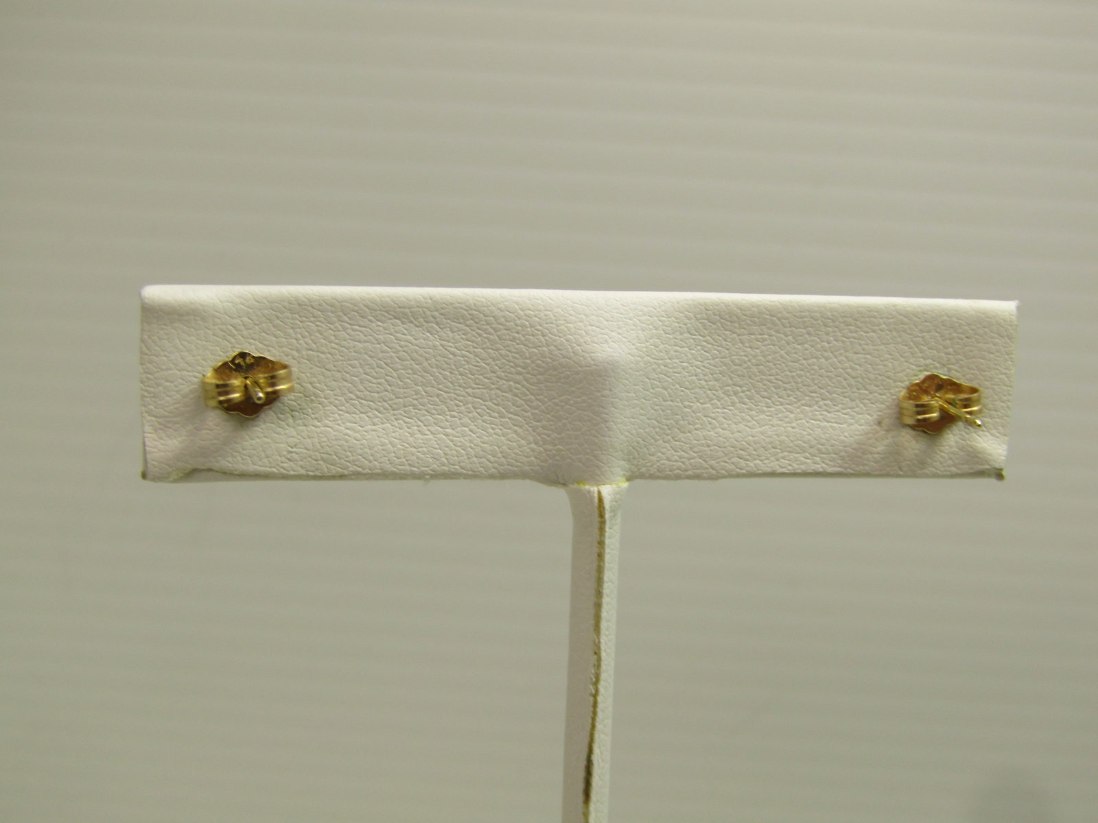 Vintage 14kt Black Mother-of-Pearl Stud Earrnigs, 1960's - 4