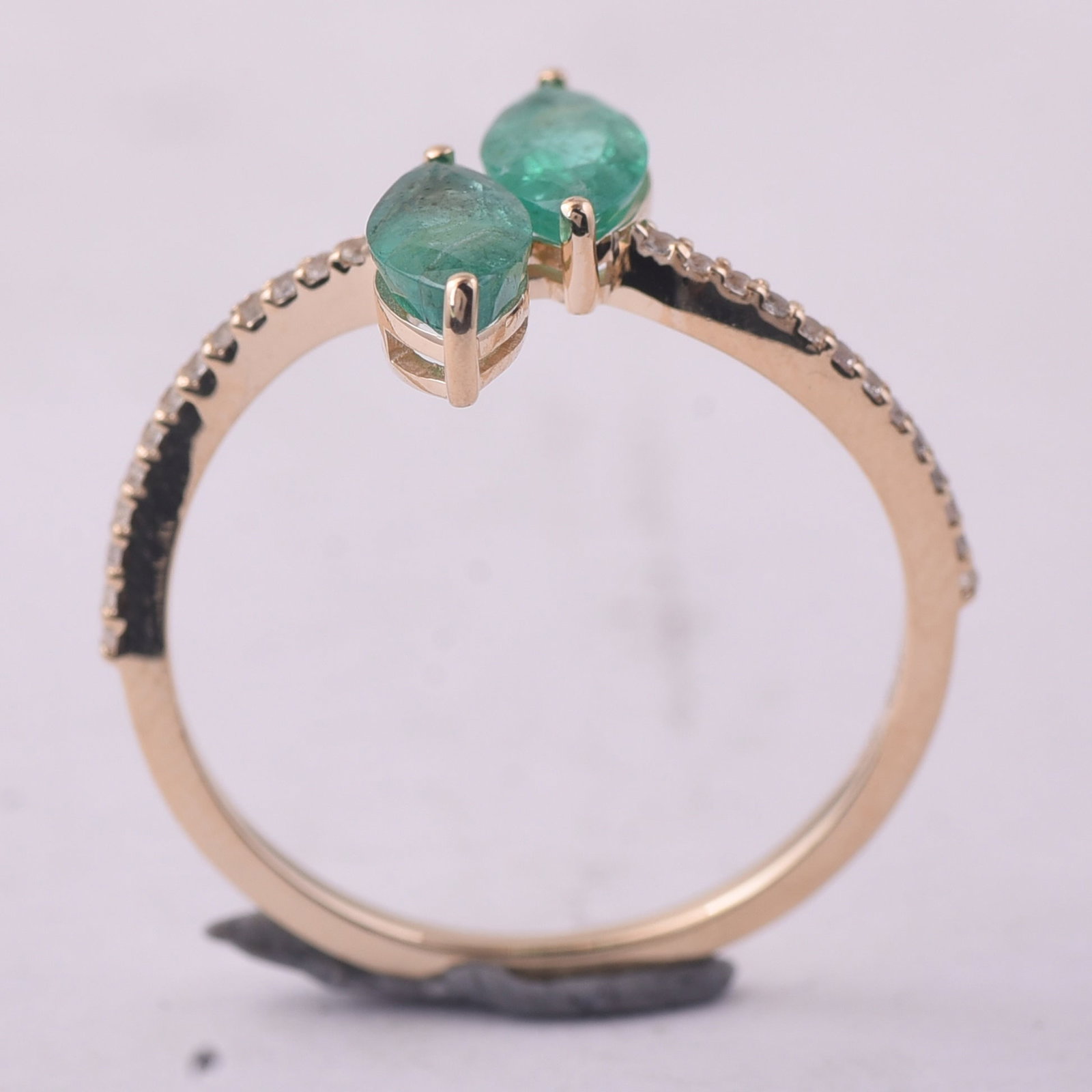 1.08 Ct Marquise Emerald 9K Gold Ring - 4