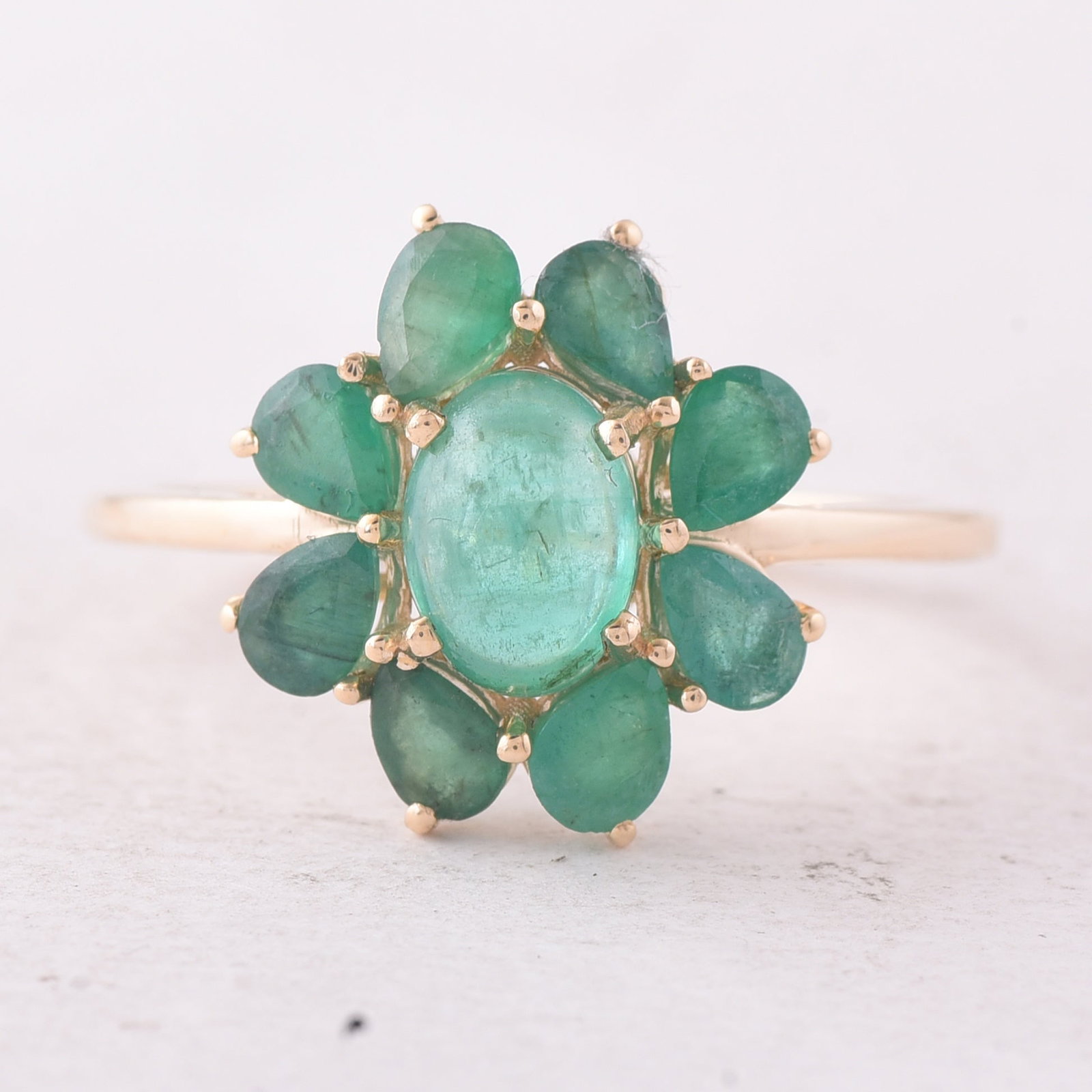 2.11 Ct Oval Emerald 9K Gold Ring (1 of 5)