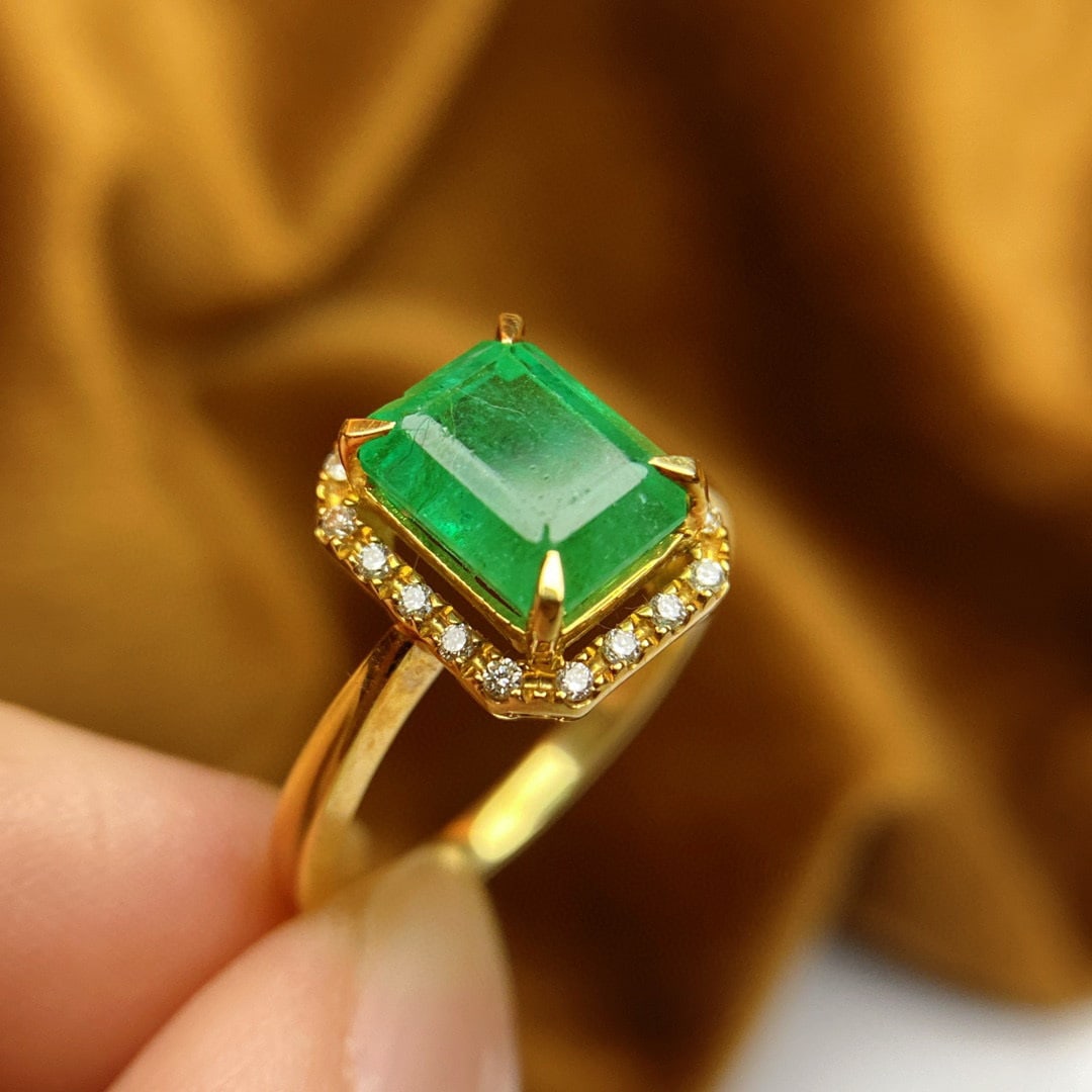 14K GOLD 2.50 CTW VIVID GREEN NATURAL EMERALD & DIAMOND RING - 2