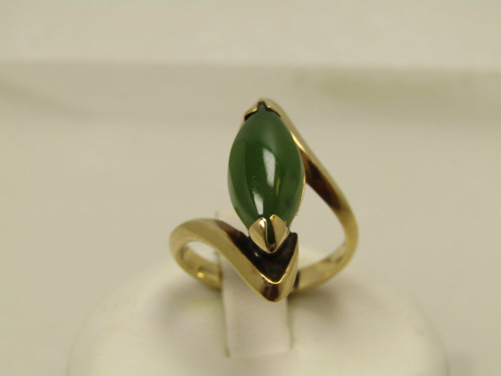 Vintage 10kt Jade.Nephrite Ring, Bypass, Sz. 5.5, Signed JQ, 1970's-1980's (1 of 7)