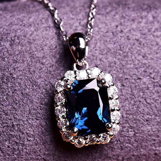 14K GOLD 1.8 CT NATURAL SPINEL & DIAMOND PENDANT - 2