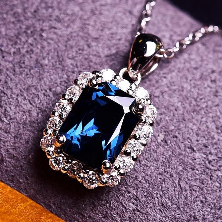 14K GOLD 1.8 CT NATURAL SPINEL & DIAMOND PENDANT - 5