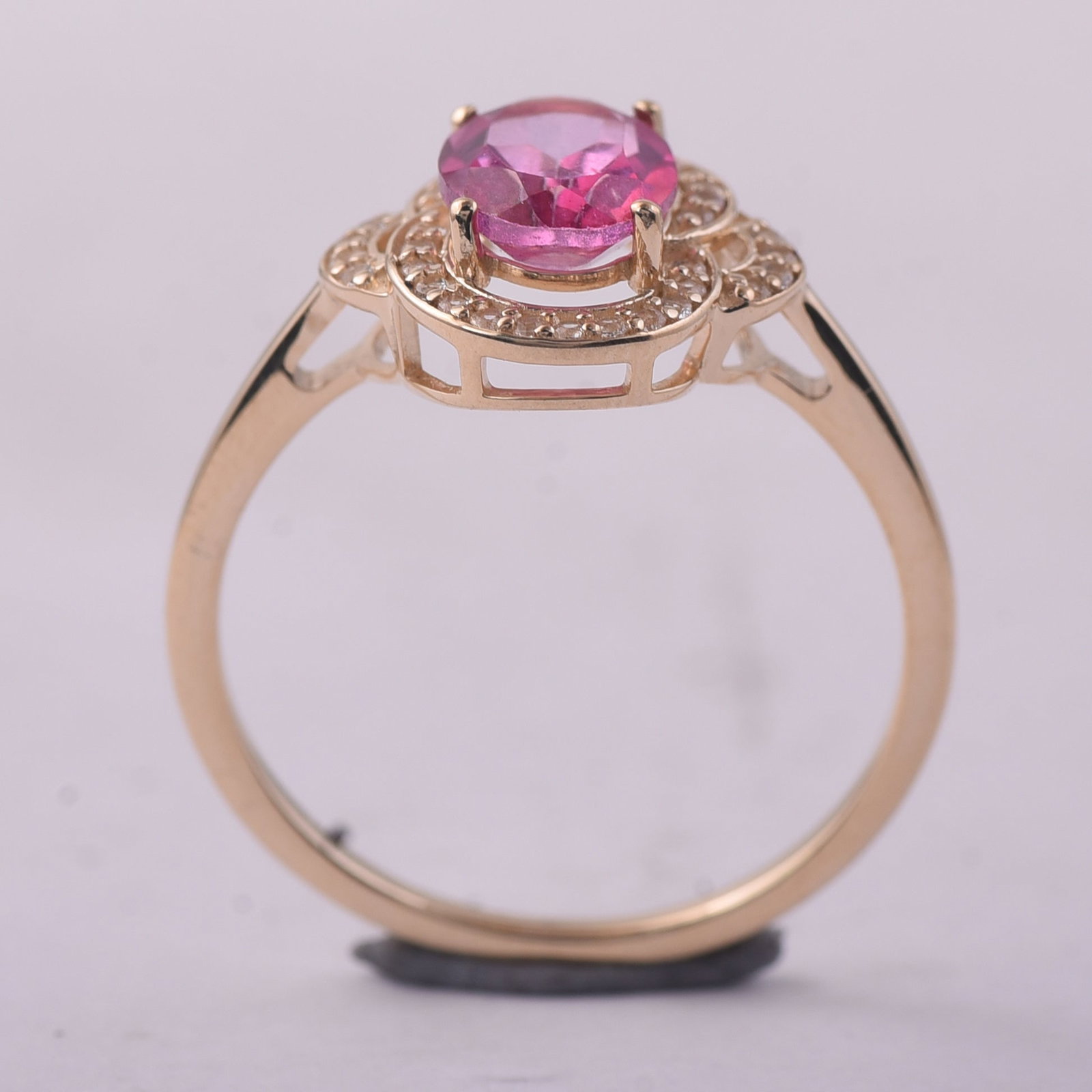 1.48 Ct Oval Pink Topaz 9K Gold Ring - 4