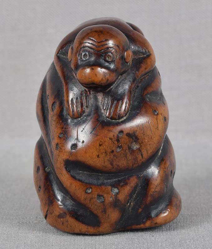 18c netsuke MONKEY on rockery (1 of 6)