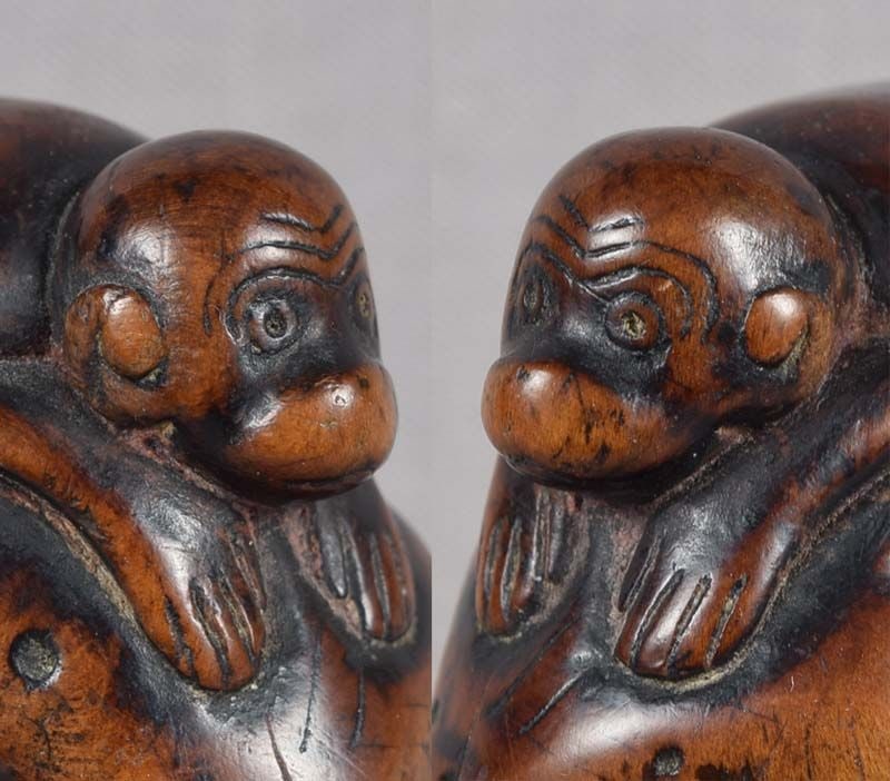 18c netsuke MONKEY on rockery - 2