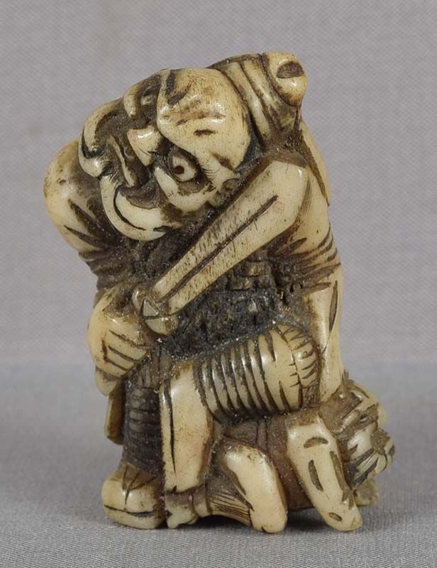 Early 19c stag antler netsuke SHOKI & ONI (1 of 6)