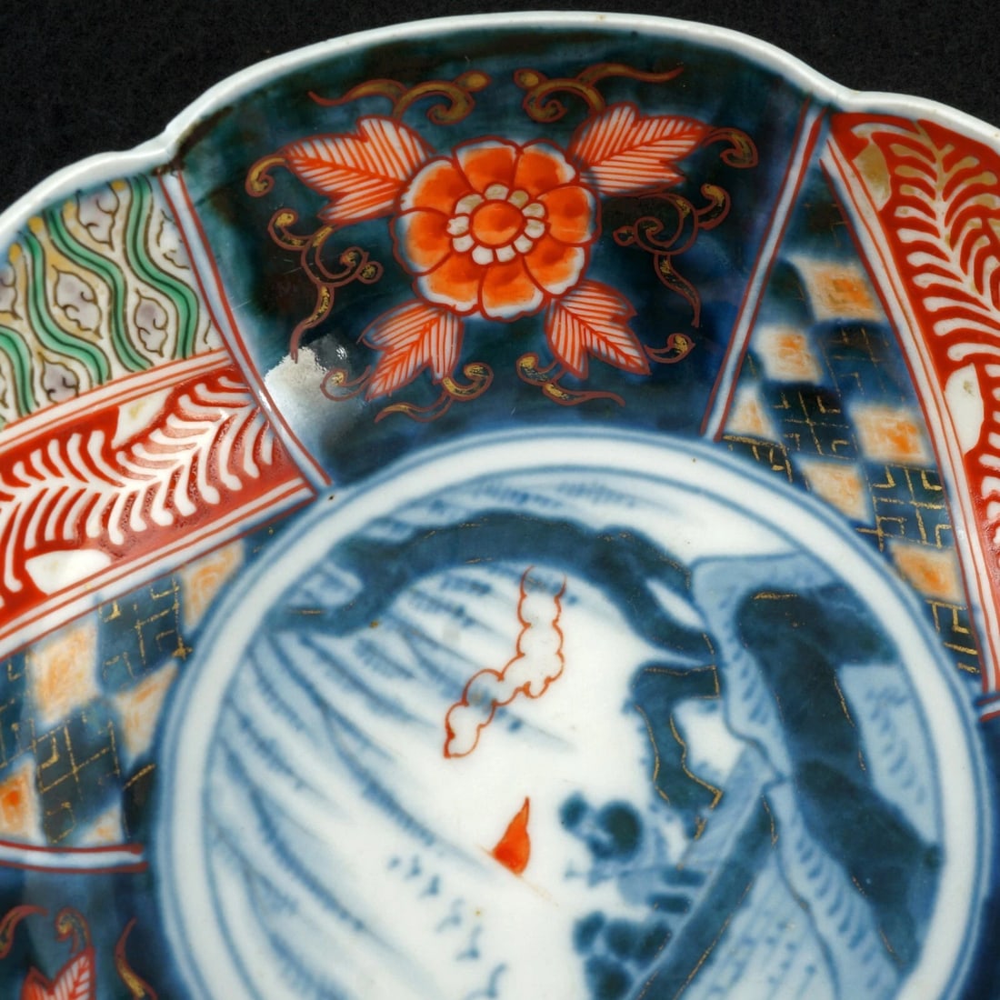 Japanese Imari Bowl with Boat Scene 19th C - 7