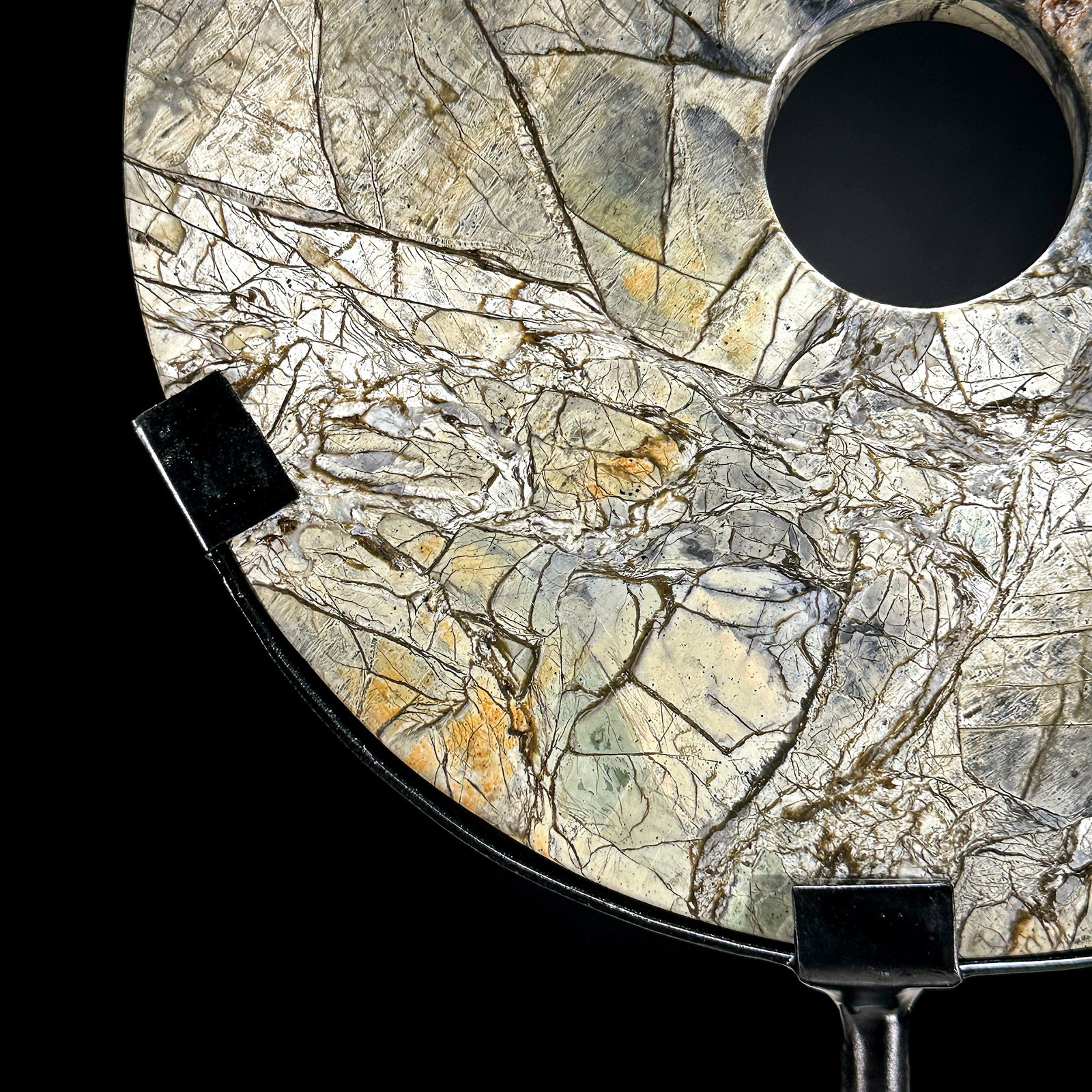 Stunning Onyx Disc on a custom stand - 5