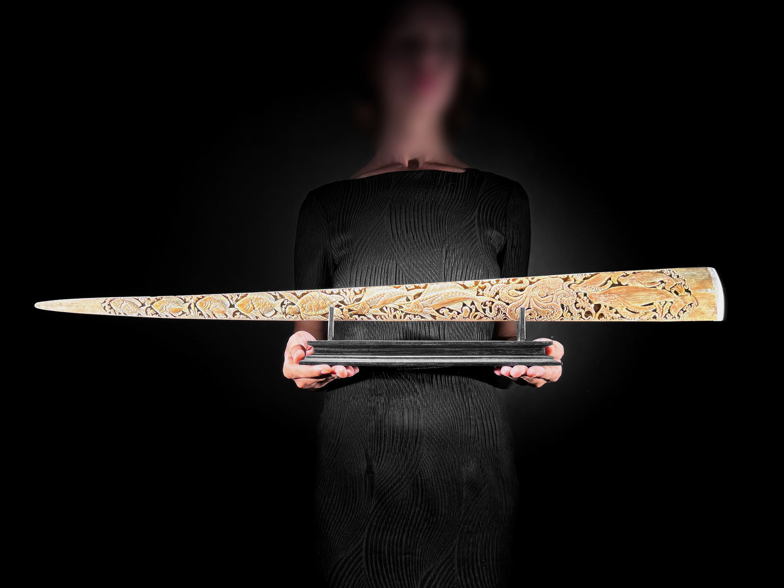 Wonderful engraved Swordfish rostrum - Marine motif (1 of 10)