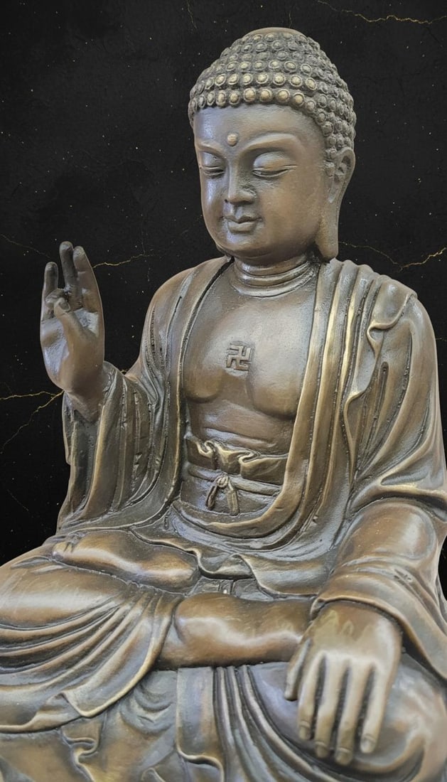 Meditating Shakyamuni Buddha Bronze Sculpture, Earth Touching Pose Signed B.C. Zhang - 5