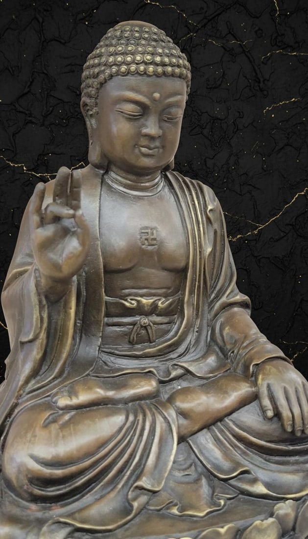 Meditating Shakyamuni Buddha Bronze Sculpture, Earth Touching Pose Signed B.C. Zhang - 6