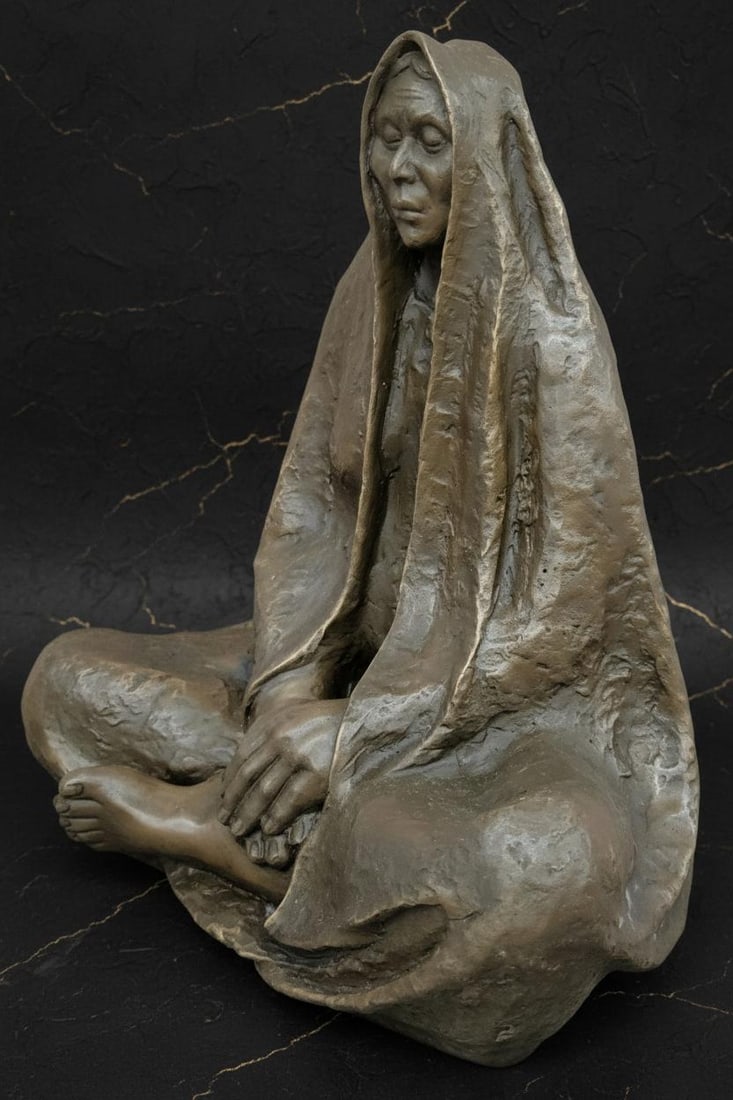 Signed Thomas Bronze Sculpture of a Meditating Native American Shaman Figure - 4