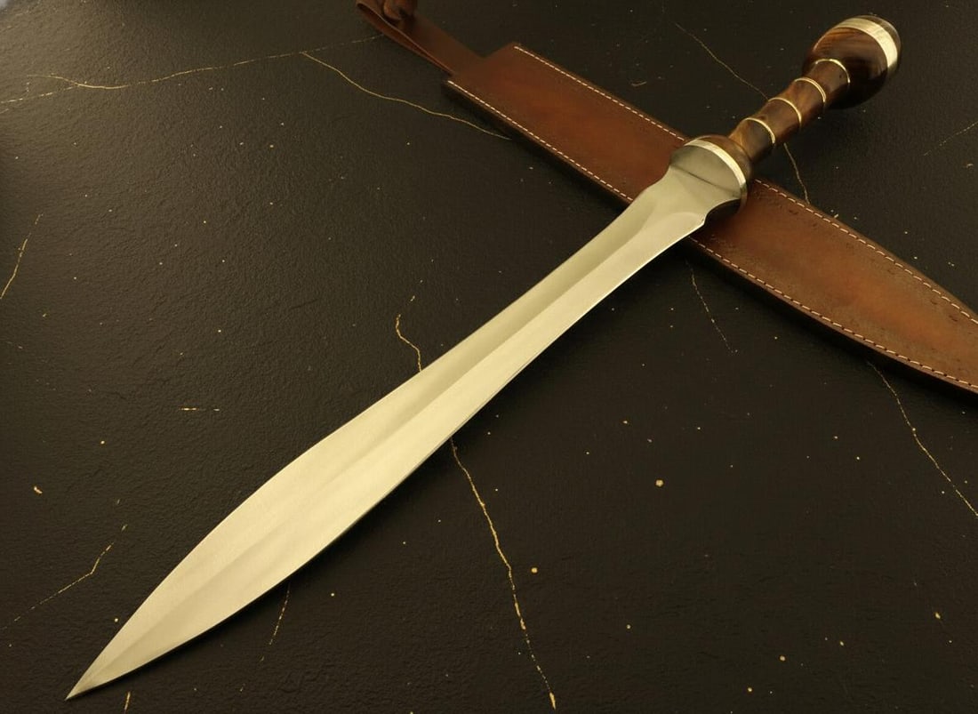 Hand Forged Roman Gladius Sword D2 Steel Blade, Custom Rosewood Handle, Damascus Guard (1 of 6)