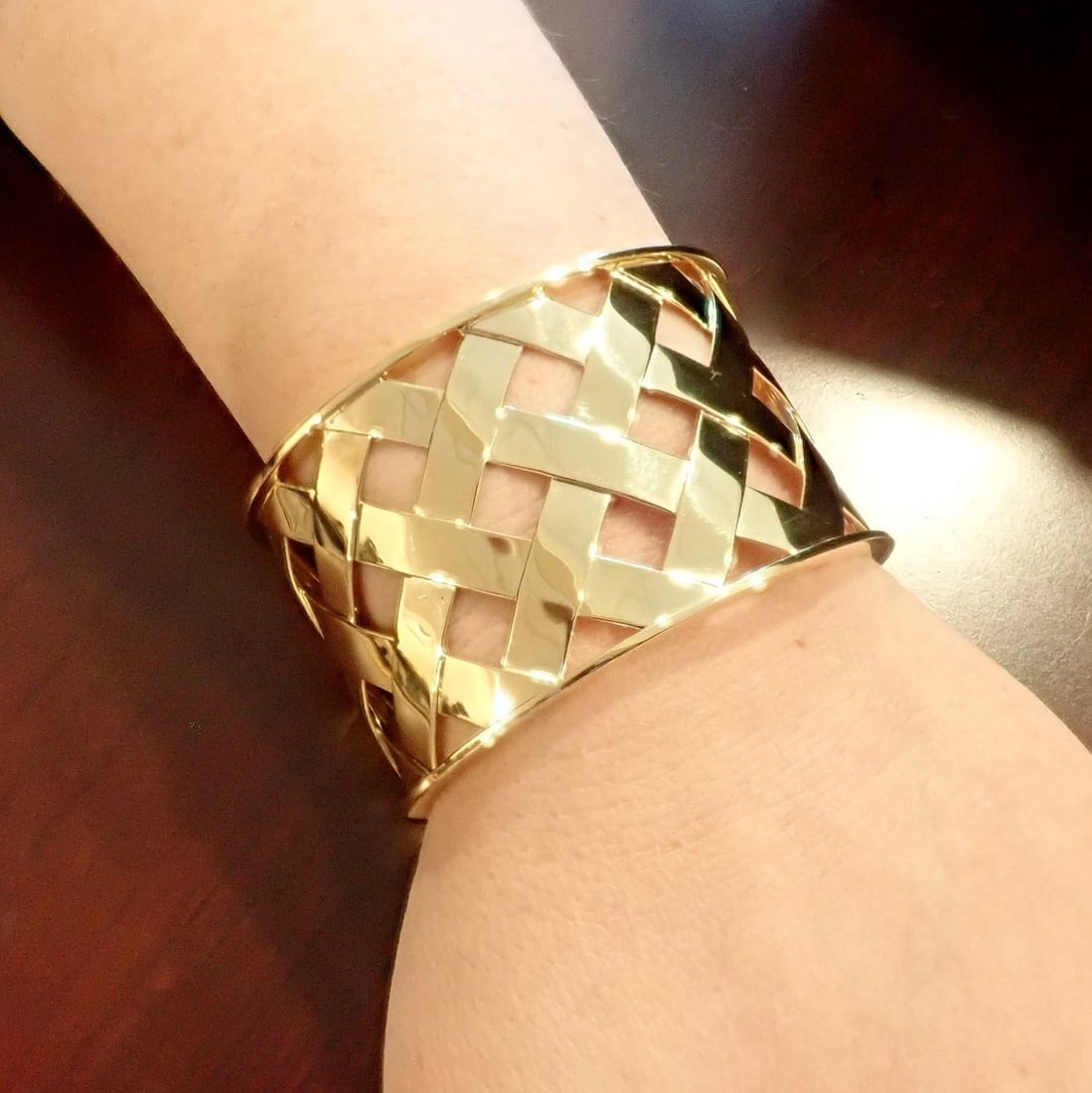 Rare! Authentic Verdura 18k Yellow Gold Criss Cross Wide Cuff Bracelet - 3