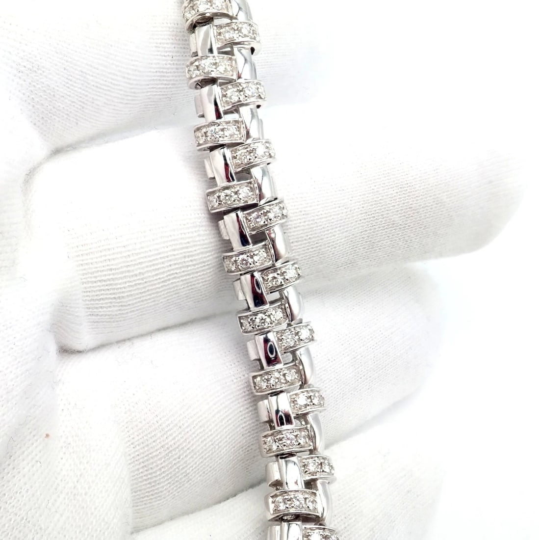 Authentic! Tiffany & Co Vannerie 18k White Gold Basket Weave Diamond Necklace - 12