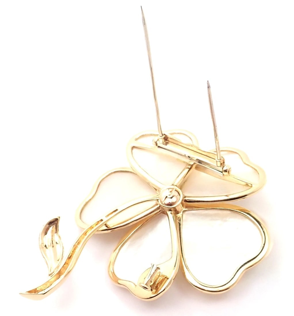 Van Cleef & Arpels Clématite 18k Yellow Gold Diamond Mother of Pearl Pin Brooch - 4